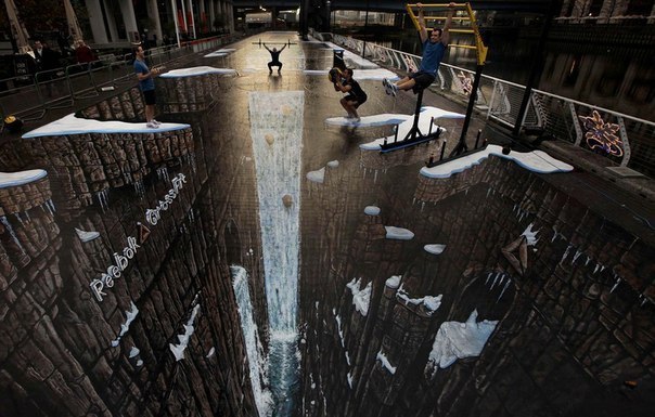 Самый масштабный панорамный 3D рисунок на улице. Его длина – 60 м, а площадь – 891 кв.м. Его создал британский художник Джо Хилл в Лондоне.