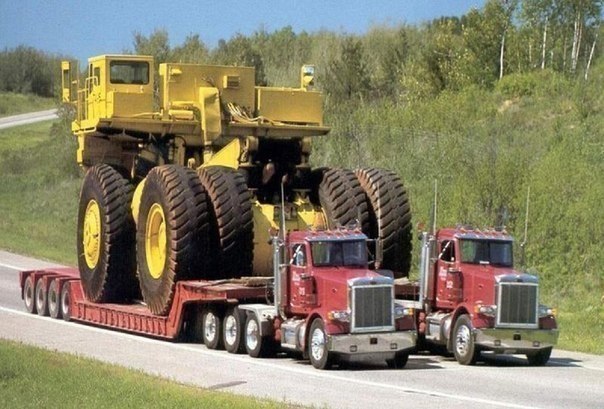 Транспортировка самого большого в мире грузовика.