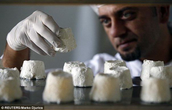 Сыр "Пуле", который стоит около 1300 долларов за килограмм, назвали самым дорогим в мире.