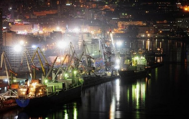Владивосток ночью, Россия