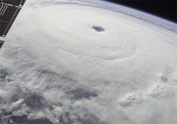 Ураганы, вид из космоса