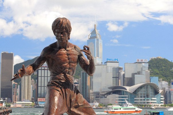 Памятник Брюсу Ли, Гонконг, Китай.