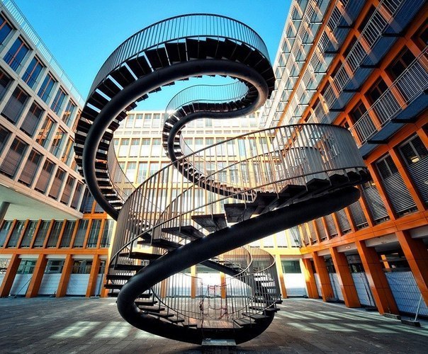 Бесконечная лестница, Мюнхен, Германия.