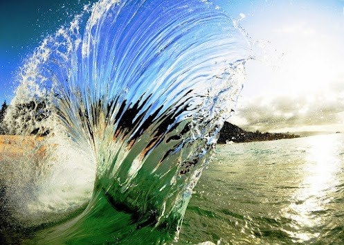 «Гавайская магия». Волна в заливе Ваймеа у острова Оаху.