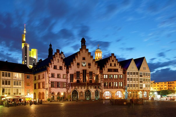 Рёмер — название старинной ратуши во Франкфурте-на-Майне. Уже более 600 лет здание является символом города.