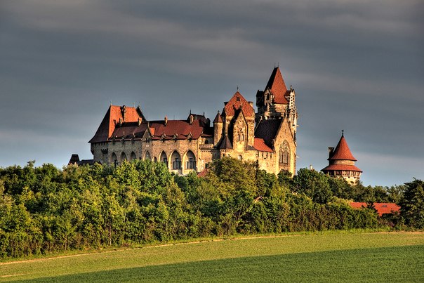 Замок Кройценштайн, Леобендорф, Австрия.