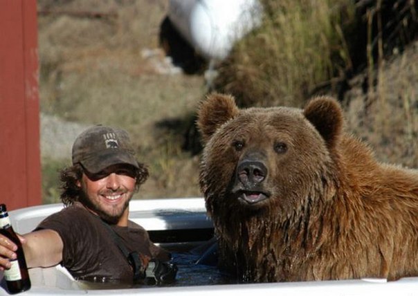Невероятная история дружбы человека и медведя Гризли