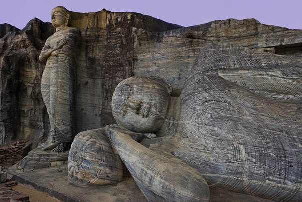 Статуи Будды в древнем городе Полоннарува, Шри-Ланка