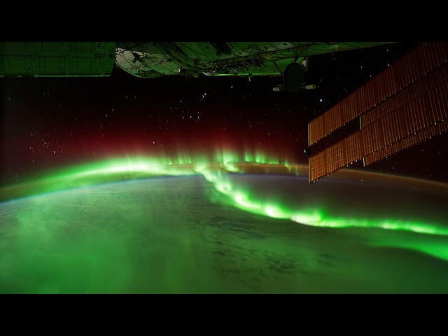 Земля из космоса... снять при помощи технологии Time-lapse.