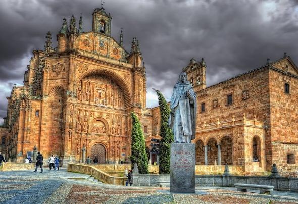 Монастырь Сан-Эстебан в Саламанке, Испания.
