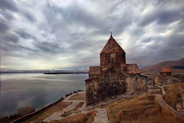 Монастырь Севанаванк, основанный в 874 году принцессой Мариам, дочерью Ашота I Багратуни, Армения.