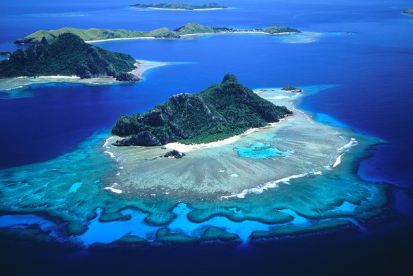 Необитаемый остров Монурики, Фиджи. На острове проходили съемки фильма «Изгой» с участием Тома Хэнкса