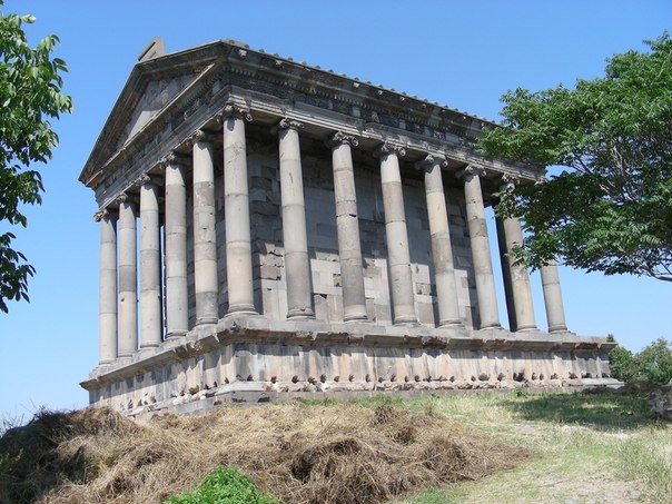 Гарни — древний языческий храм I в. до н. э. в Армении. Находится в 28 км от Еревана в долине реки Азат. Храм был восстановлен из руин в советское время.