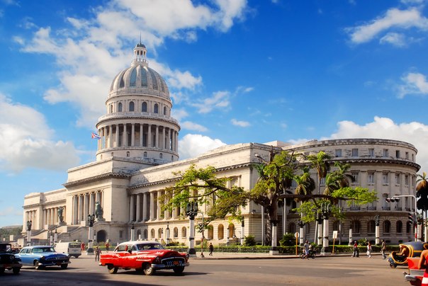 Капитолий в Гаване — здание парламента Кубы, было построено в 1926 году и выполняло свои функции до 1959 года. В настоящее время используется в качестве конгресс-центра и открыто для доступа посетителей.