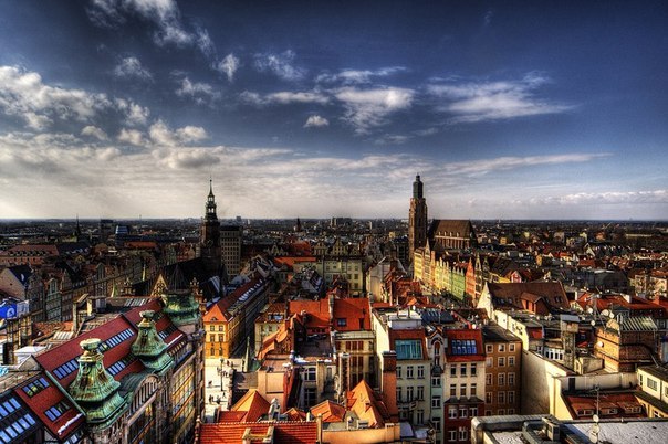 Вроцлав — историческая столица Силезии, один из самых крупных и самых старых городов Польши, расположенный на обоих берегах среднего течения Одры, на Силезской низменности.