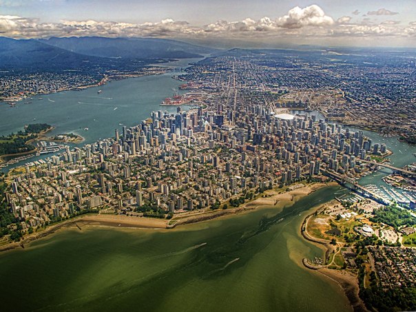 Ванкувер — город на западном побережье Канады, крупнейший населённый пункт провинции Британская Колумбия.