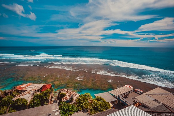 Улувату - одно из лучших в мире мест для серфинга. Бали, Индонезия. 