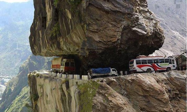 Каракорумское шоссе — 1300-километровая высокогорная автомобильная дорога, пересекающая Каракорум через Хунджерабский перевал на высоте 4693 м.
