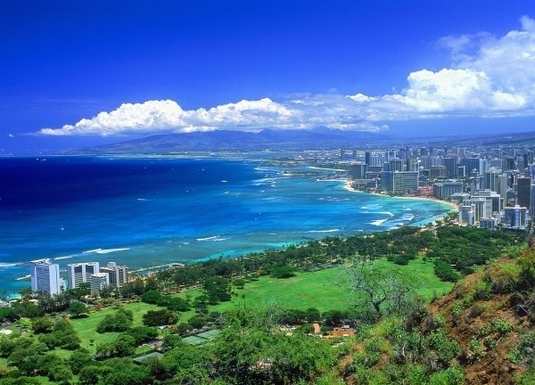 Гонолулу — город на острове Оаху Гавайского архипелага, столица штата Гавайи.