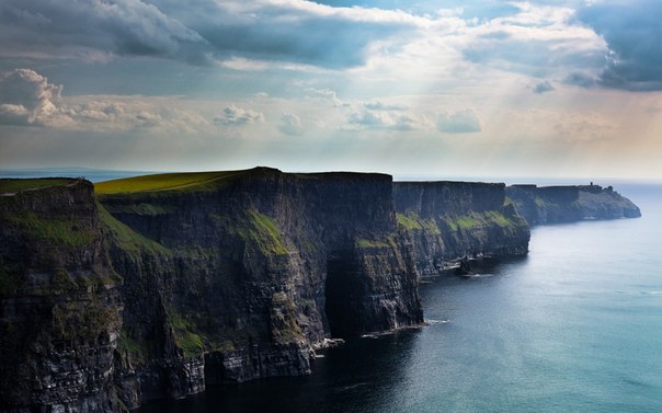 Утёсы Мохер на берегу Атлантического океана, Ирландия.
