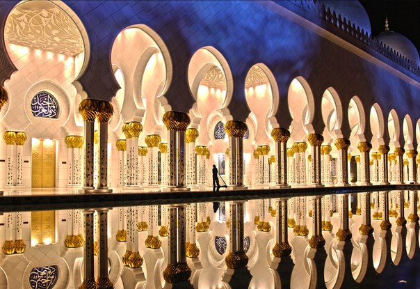 Мечеть шейха Зайда в Абу-Даби, ОАЭ.