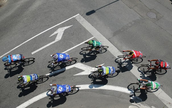 В минувшее воскресенье во Франции завершилась историческая 100-я велогонка «Тур де Франс». Лидером заключительного 21-го, так же как и 1-го, этапа стал немецкий велогонщик Марсель Китель, а победа в общем зачёте досталась британцу Крису Фруму. В данном фоторепортаже освещается вторая часть знаменитой многодневной велогонки.