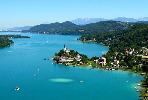 Вёртер-Зе — озеро на юге Австрии, в Каринтии (крупнейшее по площади озеро федеральной земли), близ границы со Словенией.