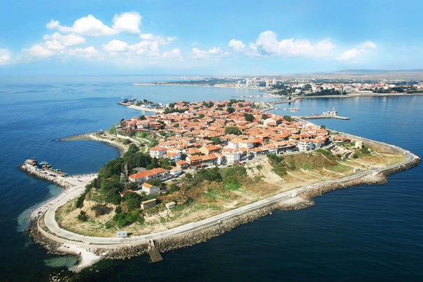 Несебр — город, расположенный на Черноморском побережье Болгарии.