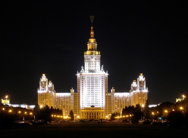 «Сталинские высотки» — семь высотных зданий («семь сестёр»), построенных в Москве в конце 1940-х — начале 1950-х годов. Высотные здания являются вершиной послевоенного « советского ар-деко» в городской архитектуре, они должны были стать окружением так и не возведённого Дворца Советов.