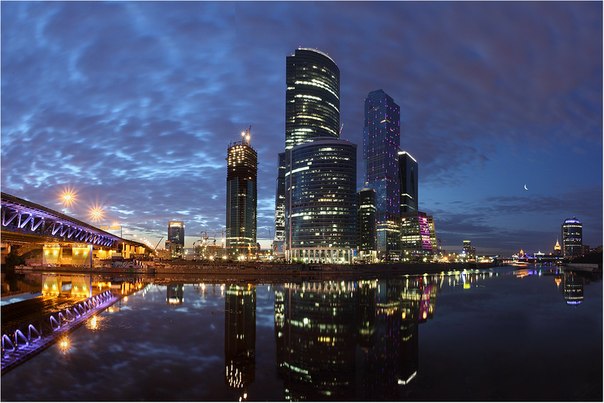 Москва-сити ночью.