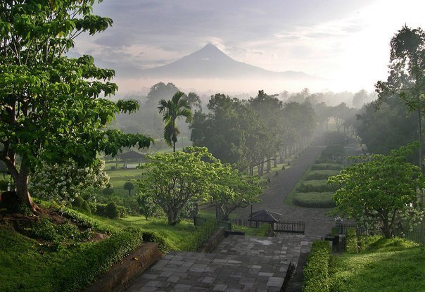 Район буддийского храма Боробудур, Индонезия