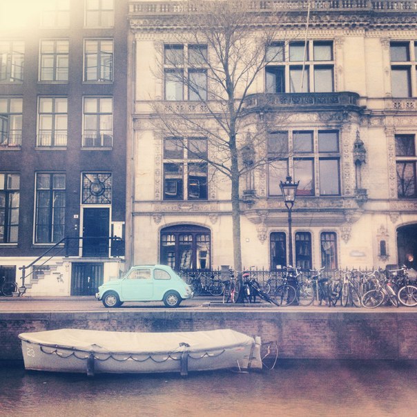 Фактурный Амстердам.