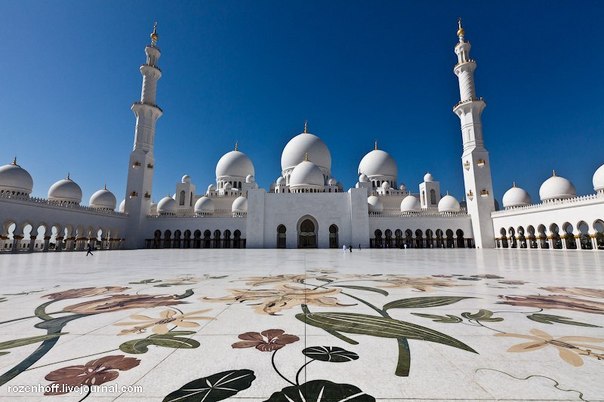 Белая Мечеть Шейха Заида Бин Султана Аль Нахьяна в Абу-Даби, ОАЭ