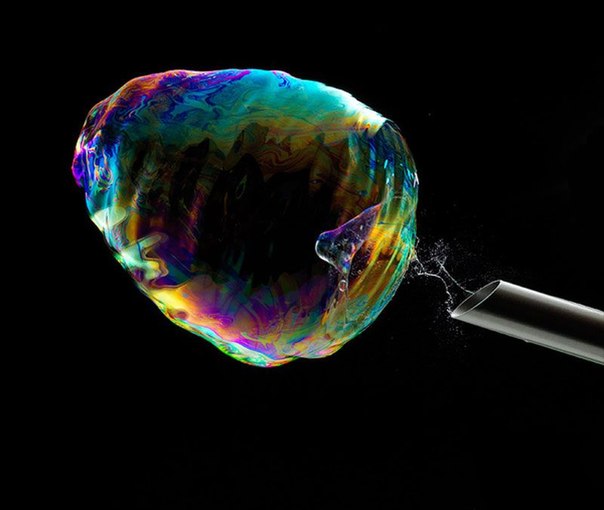 Как лопается мыльный пузырь