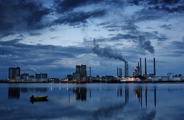 Ольборг — город в Дании, в центре Северной Ютландии. Его географическое положение способствовало тому, что в Средние века Ольборг стал важной гаванью, а позднее — промышленным центром. Сегодня город переживает переходный этап от промышленного города, населенного рабочим классом, к наукоёмкому центру.