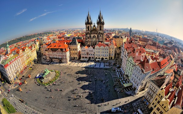 Староместская площадь и храм Девы Марии перед Тыном в Праге - одним из самых романтичных и красивых городов Старого Света.