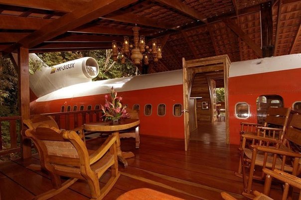 Расположенный в тропическому лесу с видом на Тихий океан, отель Costa Verde на Коста-Рике - один из самых уникальных отелей мира. Он построен в фюзеляже Boeing 727 1965 года выпуска.