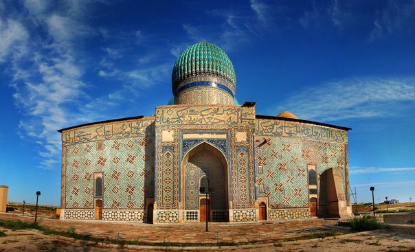 Мавзолей Хаджи Ахмета Яссауи. Город Туркестан, Казахстан.
