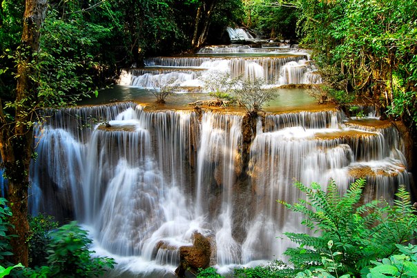 Водопад Хуай Мае Камин, Таиланд.