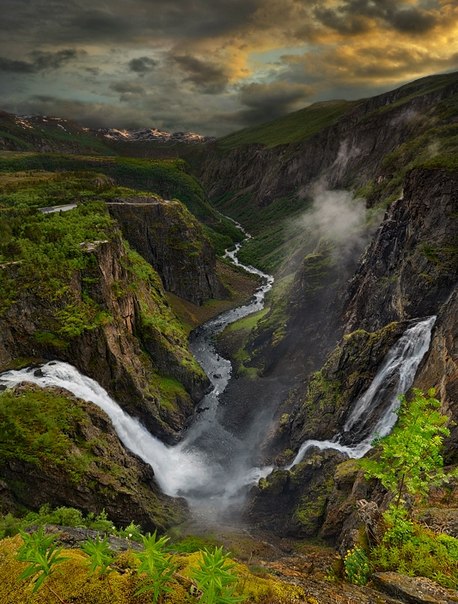 Вёрингсфоссен — водопад в Норвегии.