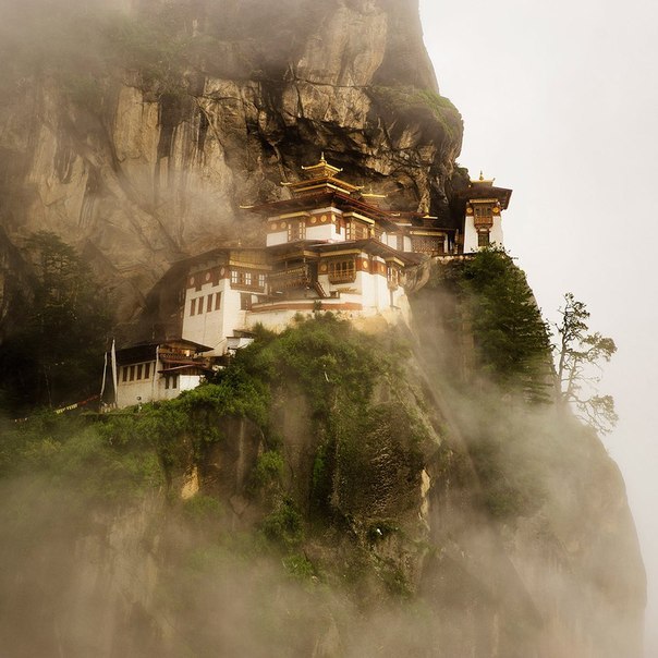 Буддийский монастырь "Логово Тигра", Бутан.