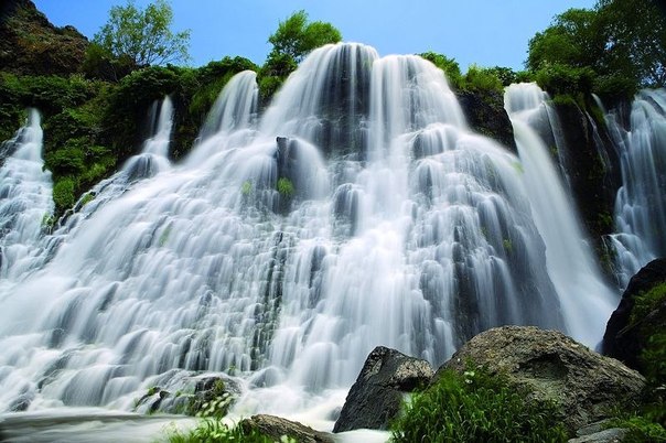 Шакинский водопад - водопад в Армении высотой 18 метров, находится в области Сюник, на севере города Сисиан.