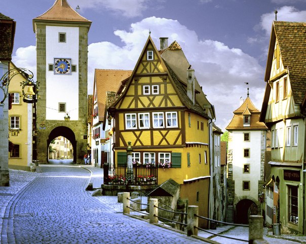 Ротенбург-на-Таубере — город в Германии, районный центр, расположен в земле Бавария.