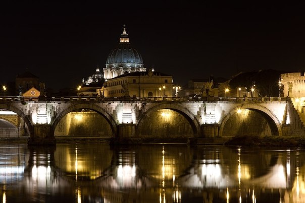 Мост Святого Ангела — пешеходный мост через Тибр в Риме, построенный в 134—139 гг. римским императором Адрианом.