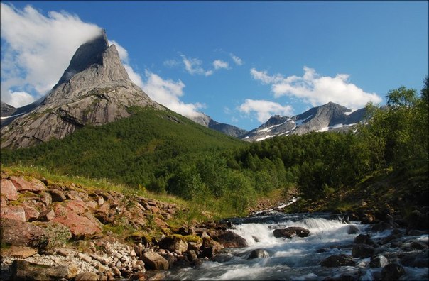 Гора Стетинд, Норвегия.