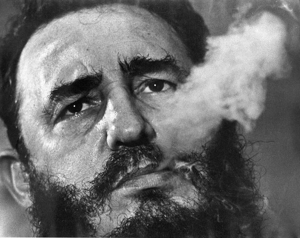 Исторический предводитель Кубинской революции Фидель Кастро включен в Книгу рекордов Гиннеса как человек, переживший максимальное количество покушений.
