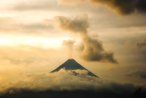 Вулкан Майон, Филиппины.