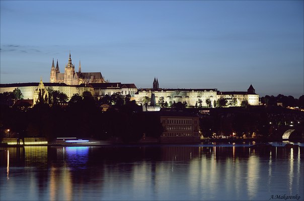 Ночная Прага. Вид на Пражский Град