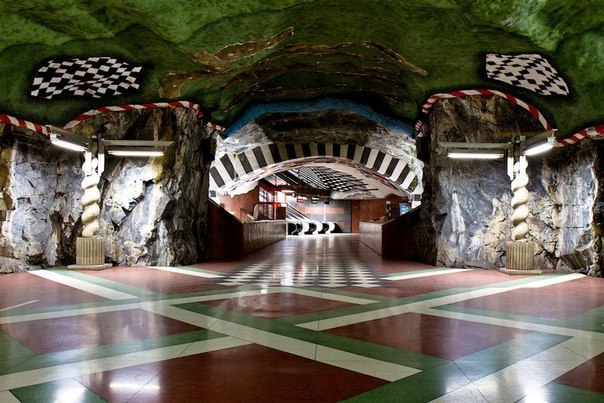Станция метро в Стокгольме, Швеция.