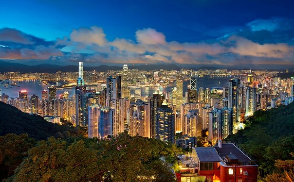 Классический вид на Гонконг с пика Виктория.